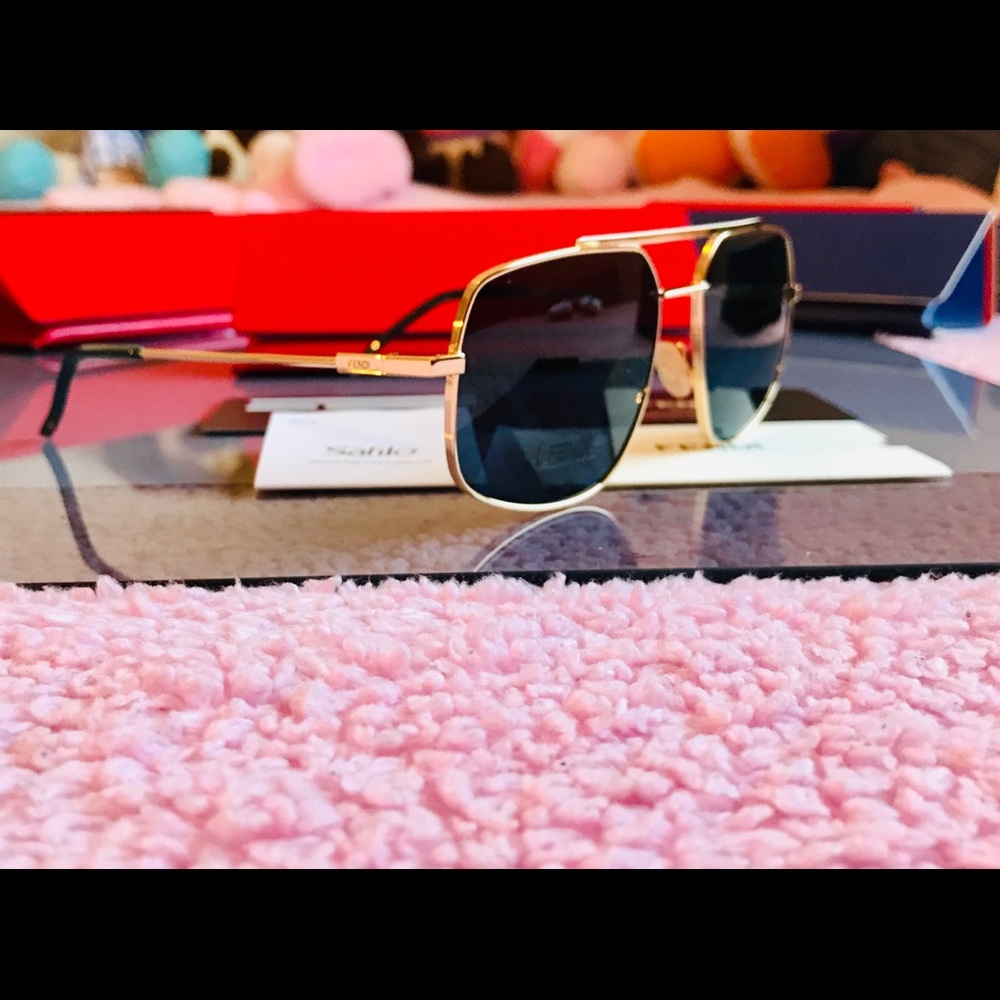 Authentic FENDI Sunglasses - Picture 8 of 8